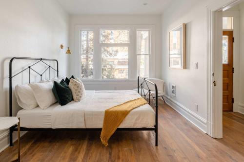 Uptown Apartment | Stay Portland - 1BR - Walk to Coffee, Brews & NW 23rd Shops