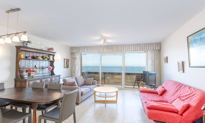 Middelkerke Apartment | Stay with Terrace, Middelkerke