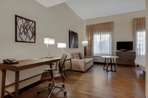 Tallahassee Hotel | Staybridge Suites Tallahassee I-10 East by IHG