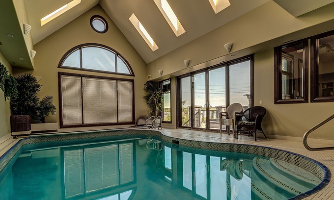 Inglewood House | Staycation House with Swimming Pool. One night possible.