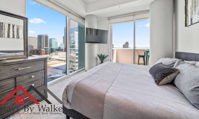 Second Ward Condo | StaysByWalker 3BR Lux Uptown | Spa/Gym/KingBed