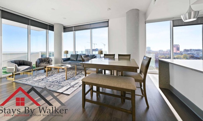 Second Ward Condo | StaysByWalker Lux 3BR Uptown! Spa/Gym/KingBed