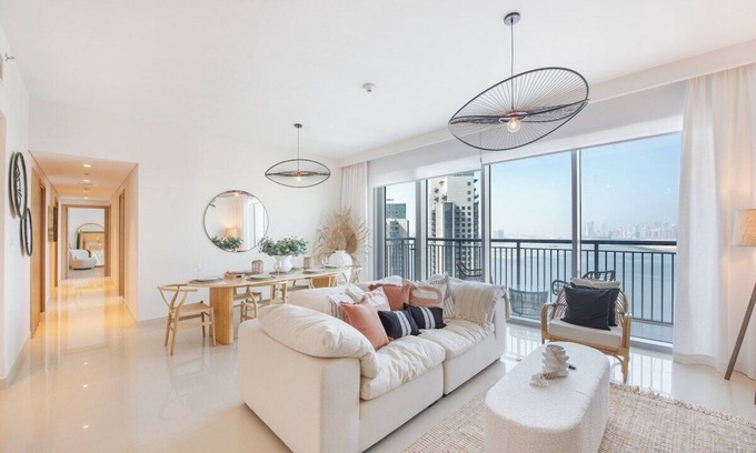 Dubai Apartment | StayShort - Stylish Cozy 3-Bedroom Apartment with Harbour Views in Dubai Creek H