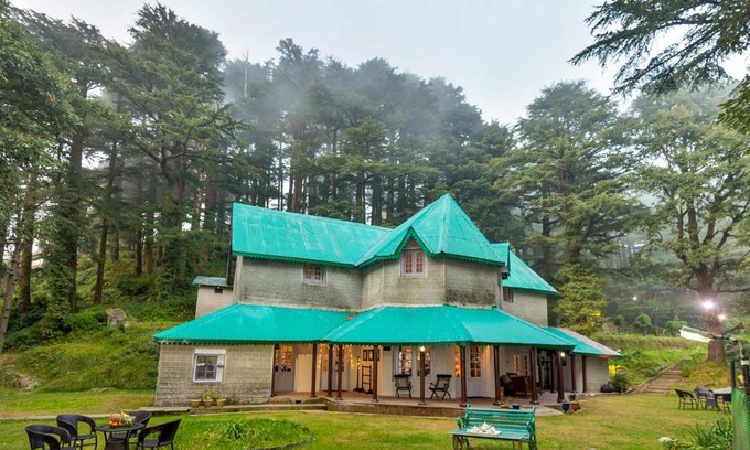 Dalhousie Villa | StayVista at 8Oaks