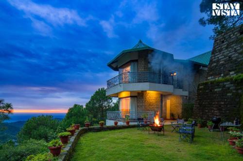 Kasauli Villa | StayVista at Gulmohar Estate - 5BR Luxury House in Kasauli with Bonfire, BBQ & Lawn