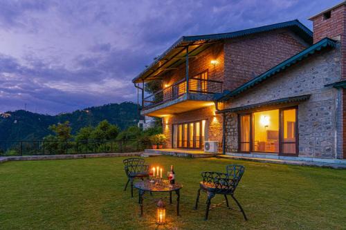 Kasauli Villa | StayVista at Horizon 4BHK with Breakfast & Valley view
