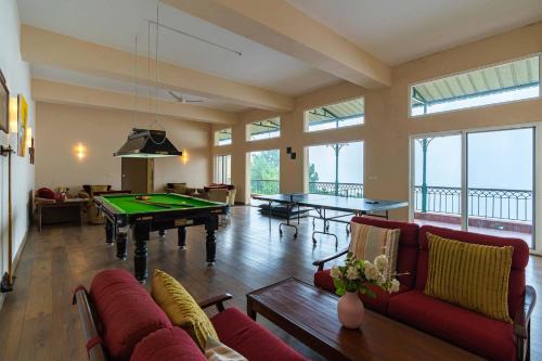 Kasauli Villa | StayVista at Ludlow House Luxury 4BHK Valley View villa in Kasauli with Sauna room
