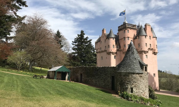 Alford Cottage | Steading Cottage - Craigievar Castle