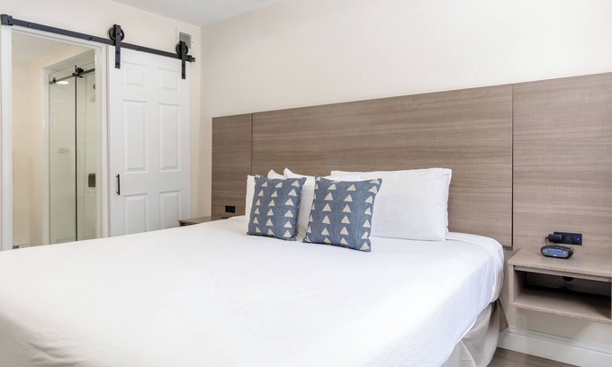 Steamboat Springs Hotel | Steamboat Escape! Four Great Units, Near Old Town Hot Spring, Hot Tub, Jacuzzi, Mountain Climbing, Ice Skating