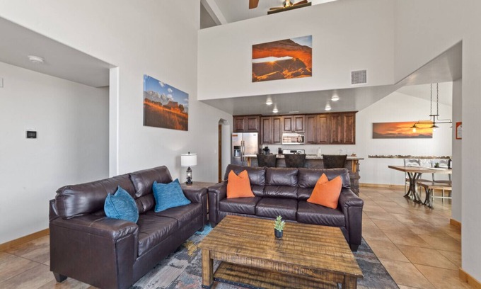 Moab South Valley Villa | Steel Bender Villa (Rim Vista 8A8)