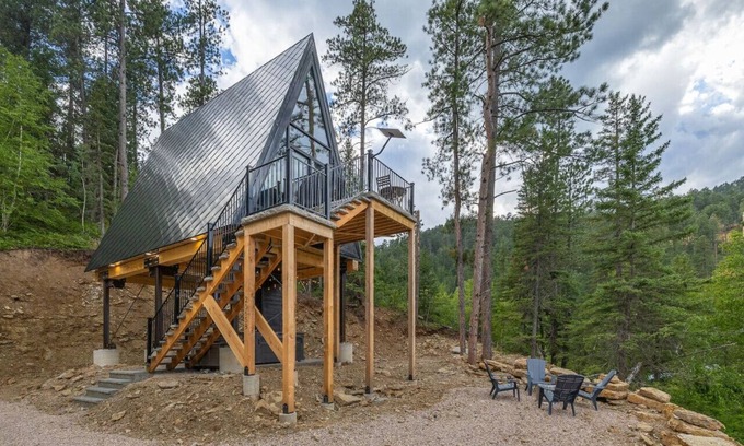Lead Apartment | Steel Pines Cabin! Hot Tub! A-frame! Pet-friendly! Sauna!