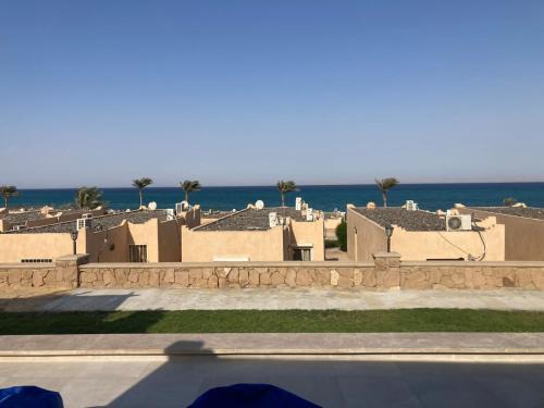 Zafarana Ski Chalet | stella sea view3 , 2BR villa with private Garden