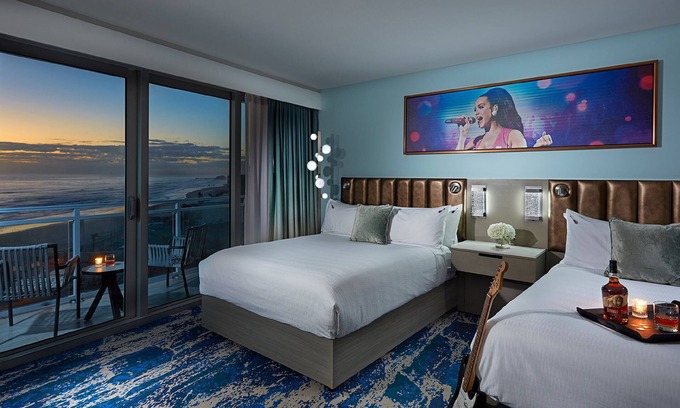 East Daytona Hotel | Steps Away from Daytona Beach! 2 Relaxing Unit w/View | Outdoor Pool!