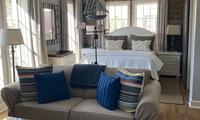 Seacrest Beach Condo | Steps away from Rosemary Beach, Seacrest Beach & Alys Beach! 5 STAR REVIEWS!