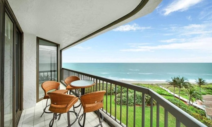 Hutchinson Island South Apartment | Steps from the beach, beach front, golf, marina and restaurant private access