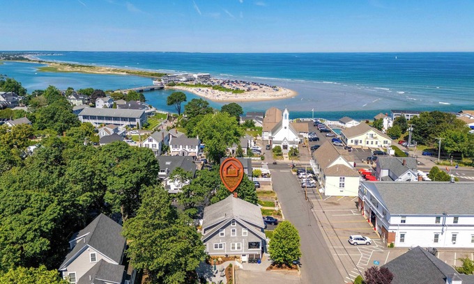 Ogunquit House | Steps to Beach & Downtown OGT | Screened in Porch