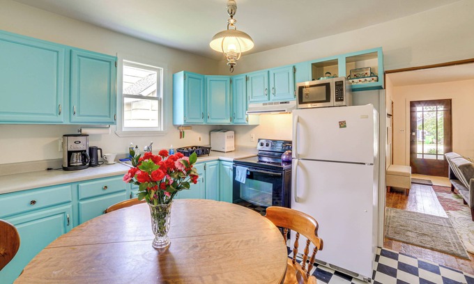 St Ignace House | Steps to Lake Huron: Retreat w/Yard in St Ignace