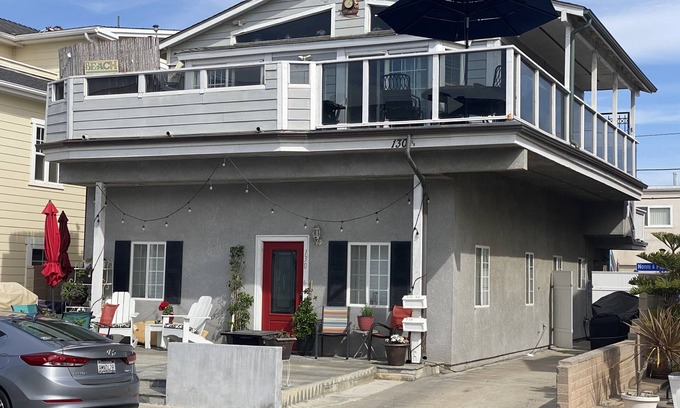 West Newport Condo | Steps to Sand, Newport Beach, Californian small dog ok