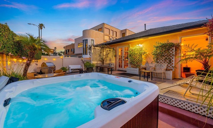 Ventura House | Steps To Sand, Private Hot Tub, Great Reviews