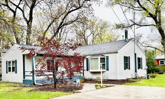 Sawyer Cottage | Steps to Warren Dunes State Park