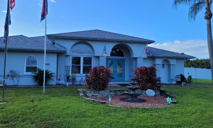 Port Charlotte - Charlotte Harbor House | steve and cori's tropical king suite 2