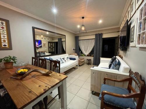 Mossel Bay House | Stiens DanaBay Beach Home