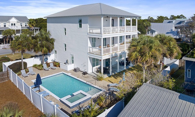 Gulfview Heights House | Still Waters - Gulf Views! Heated Private Pool! Game Room! Complimentary Bikes!