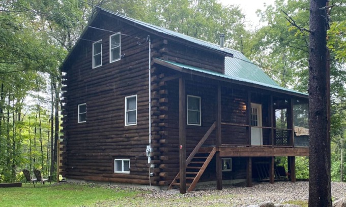 Ellsworth Cabin | Stinson Lake Charming & Spacious Log Cabin
