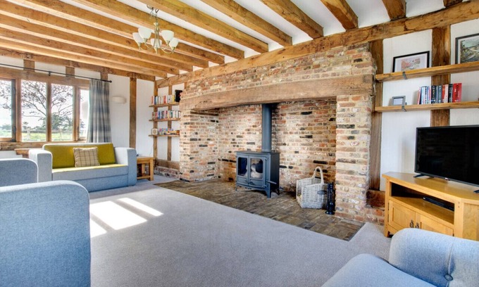 Hinton House | Stone Cottage - Three Bedroom House, Sleeps 6