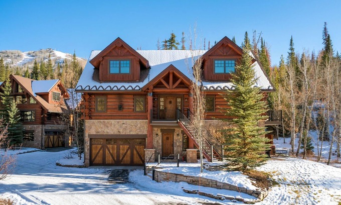 Steamboat Springs Villa | Stone Creek Lodge, a stunning log home with a game room, private hot tub, Gigabit internet, more!