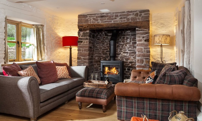 Leominster Cottage | Stone House - a charming cottage that sleeps 6 guests