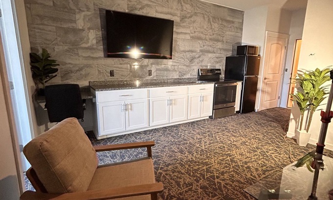 Ellsworth Apartment | Stone Park - Close to Bar Harbor & Acadia National Park. No Elevator onsite.