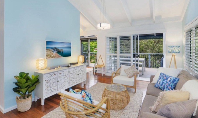 Avoca Beach Apartment | Stone's Throw From The Beach