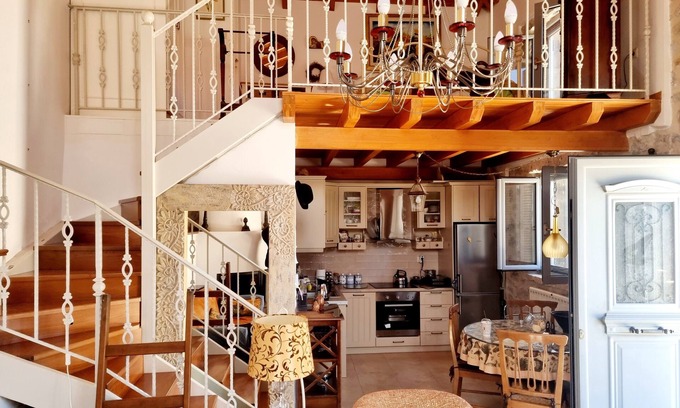 Levidhion House | Stone Suites & Villas by Open City Hotel