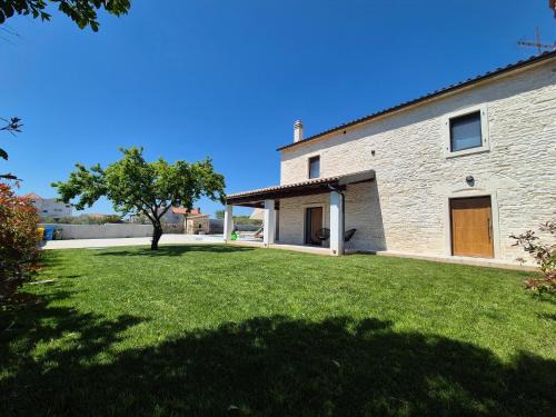 Valtura Villa | Stone villa with private pool