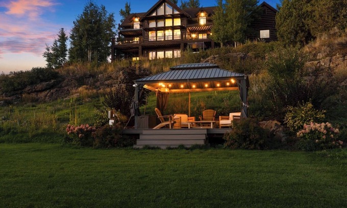 Ashton Apartment | Stonefly Lodge | Henry`s Fork Riverfront Luxury