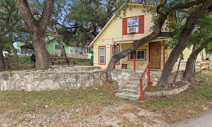 Concan House | Stonehaven @ Frio River Vacation Rentals