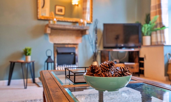 Tideswell Cottage | Stonelea