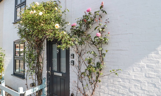 New Forest District Cottage | Stones Throw