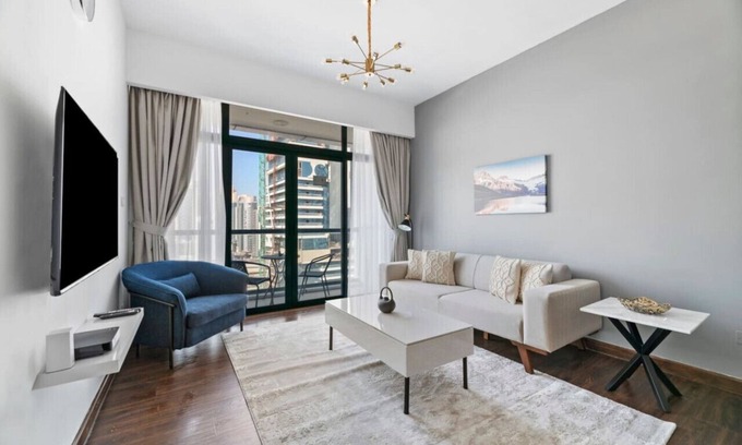 Jumeirah Lake Towers Apartment | StoneTree - Lakeside 1BR - Peaceful Community