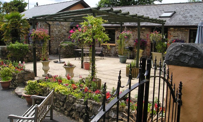 Templeton Cottage | STONEY COTTAGE, pet friendly, with a garden in Narberth
