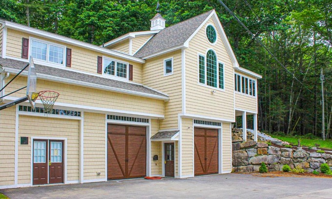 Moultonborough House | Stoneybrook Retreat Haven - The Carriage House
