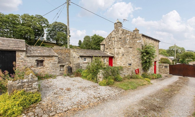 Leyburn Cottage | Storeys Cottage - a holiday cottage that sleeps 4 guests in 2 bedrooms