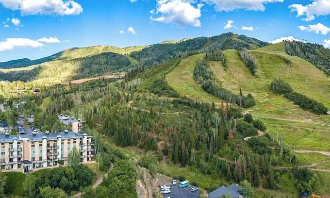 Steamboat Springs Condo | Storm Meadows Club A-219: Corner Unit w/Amazing Panoramic Views + Club Amenities, Ski In/Out