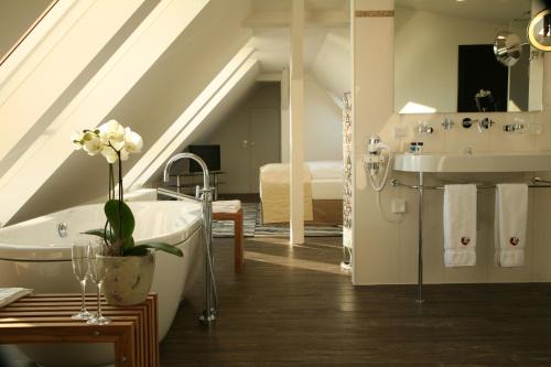 Innenhafen Hotel | Strand-Hotel Seenelke