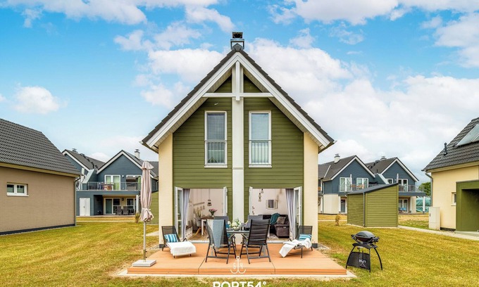 Busum House | Strandhuus - close to the beach and the North Sea, infrared sauna, terrace, fireplace