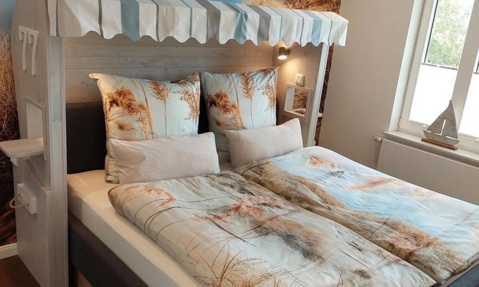 Tossens Cottage | Strandkorb-zimmer - Ferienzimmer Villa Küstenwind