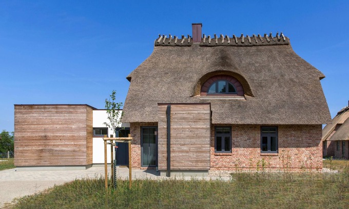 Nieby House | Strandwall das Atelierhaus Unter Reet für bis zu 8 Personen mit Dir. Seeblick