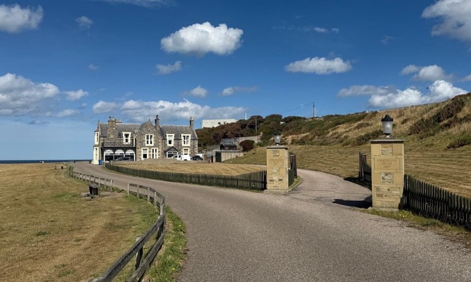 Buckie House | Strathlene House Retreat - 5 bed deluxe Business or Holiday Accommodation