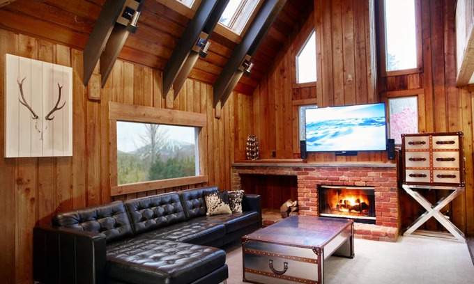 Stratton Mountain House | STRATTON 5 STAR SKI HOME: HOT TUB, SAUNA, 2 SUITES, 2 FIREPLACES